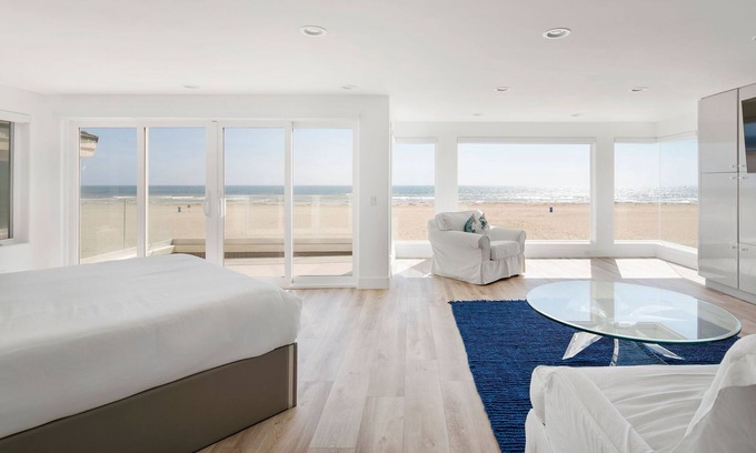 Hollywood Beach House | Spend the Holidays with us at Crystal Palace a Luxury Coastline Home!