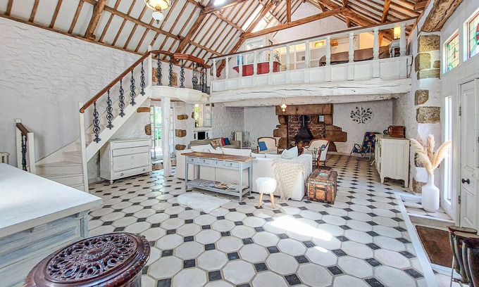 Bazouges-la-Perouse House | Spend your vacation in this inviting vacation home in a wonderful location.