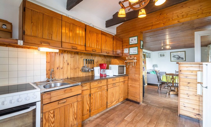 Gouvy Ski Chalet | Splendid Chalet in Gouvy with Fenced Garden