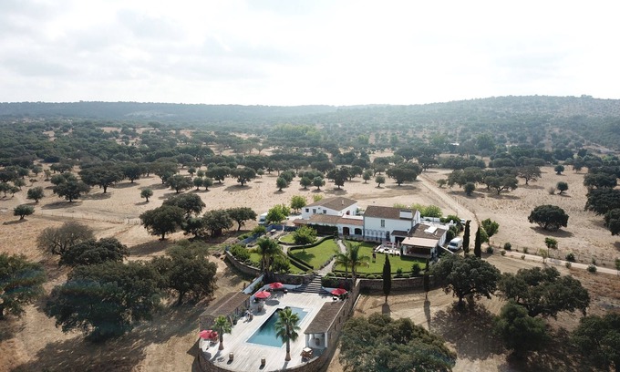 Viana do Alentejo Villa | Splendid oasis in the heart of Alentejo "THE BARN"