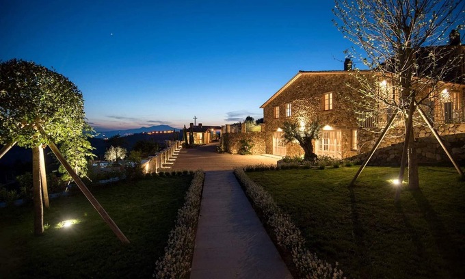 Trevinano Villa | Splendid Villa with big mediterranean garden. Pool, heated jacuzzi, fishing pond