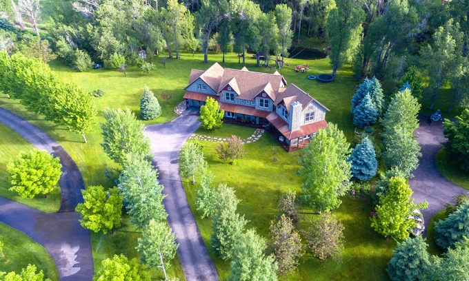 Basalt House | Spring Creek Home Near Aspen And Walking Distance to Whole Foods in Basalt