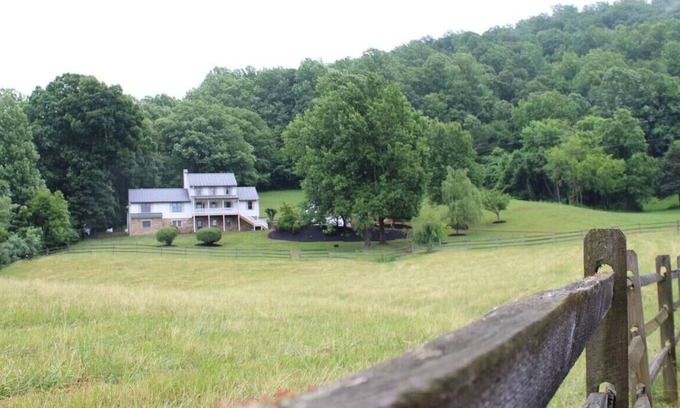Etlan House | Spring Hill Mountain Retreat
