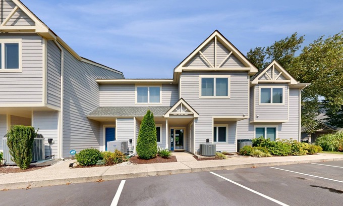 Rehoboth Beach Condo | Spring Lake Condo with patio, free WIFI, W/D, shared pool