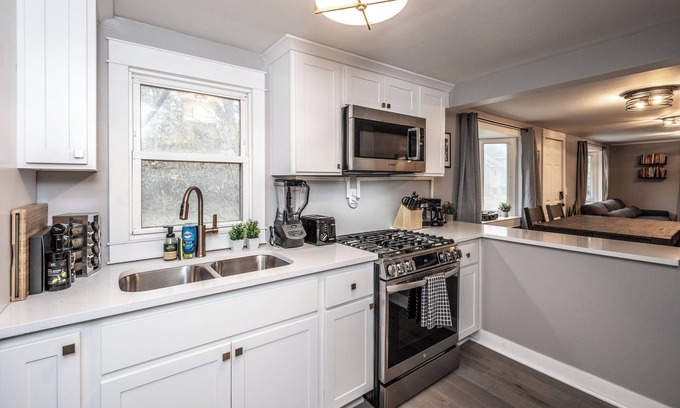 Spring Lake Park House | Spring Lake Cozy 3BR Retreat Fence, FirePit, Grill