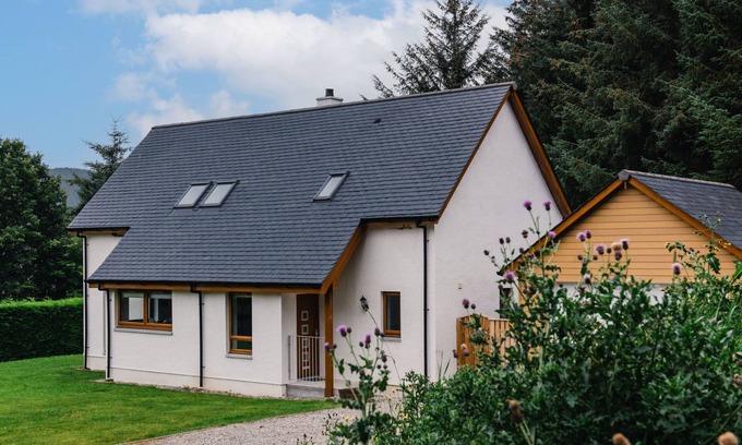 Drumnadrochit House | Springbank Lodge by Interhome