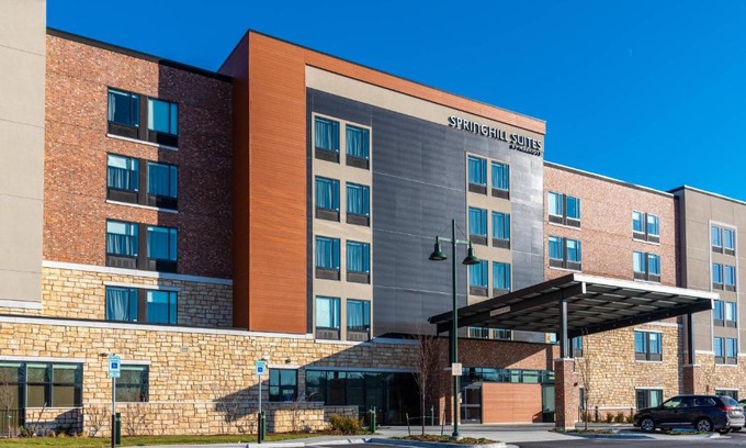Prairie Village Hotel | SpringHill Suites by Marriott Overland Park Leawood