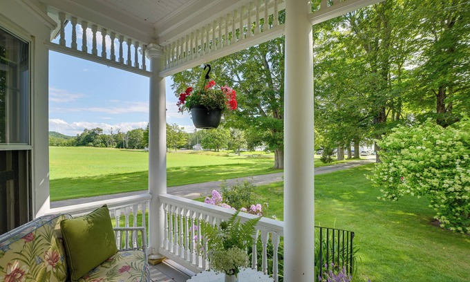 Freedom House | Springvale Farm: Freedom Home with Hiking Trail!