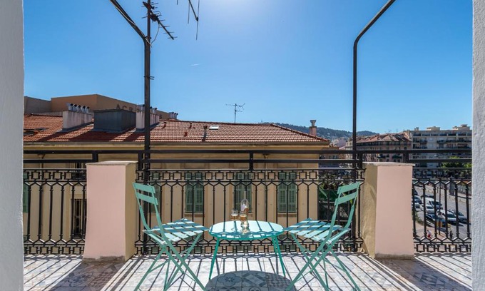 Cimiez Apartment | Squared Head-Apartment with Terrace in Nice