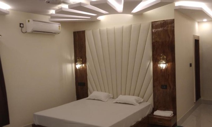Muzaffarpur Hotel | Sri Banshi Garden