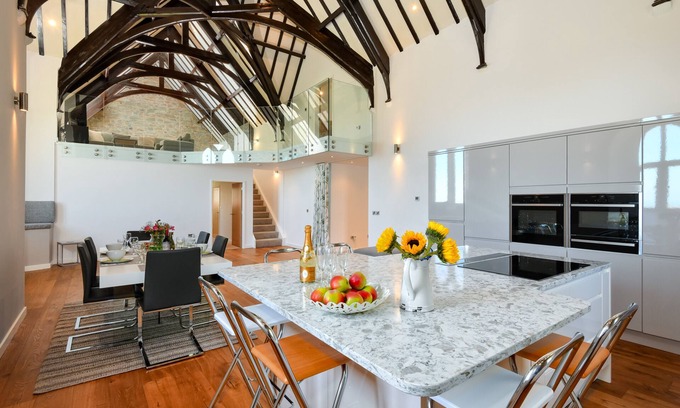 Mynytho House | St Aelrhiw's Church - Two Bedroom House, Sleeps 6