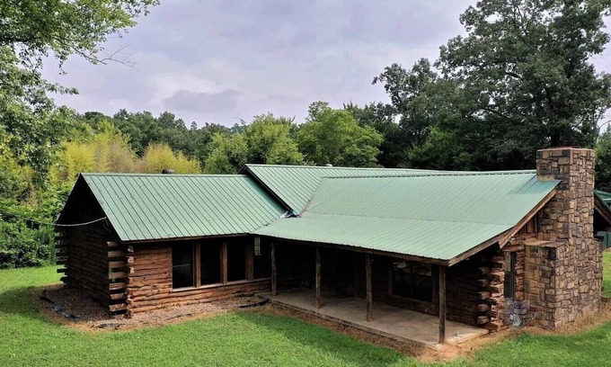 Havana Cabin | St. Eustace Family Lodge: Cabin adjoining National Forest