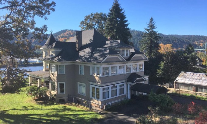 Portland Hotel | St Johns Inn