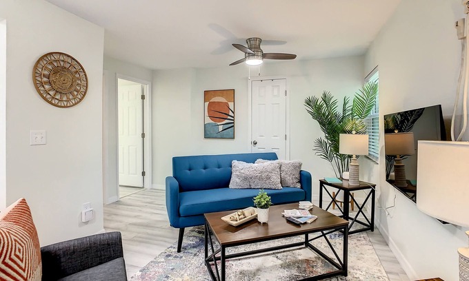 Historic Uptown Apartment | St Pete Charm! 2bd/1ba walk downtown 1st Floor