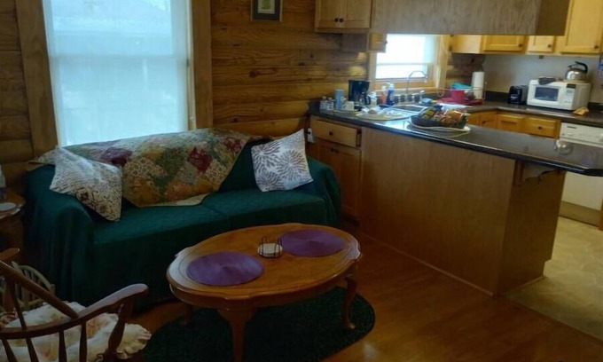 Saint Rose Apartment | St Rose Log Cabin apartment near Airport
