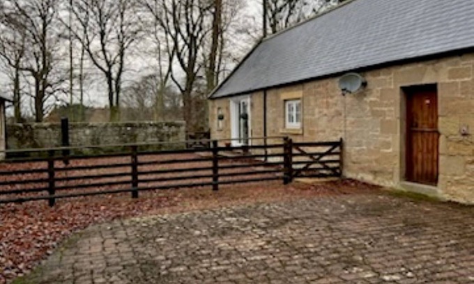 Paxton Cottage | Stable Cottage - spacious one level cottage with private courtyard.