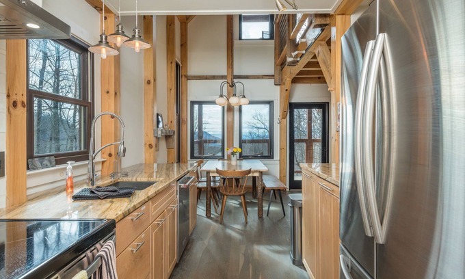 Old Fort House | Standing Bear Retreat | Pet Friendly, Hot Tub, Fire Pit & Mountain Views!