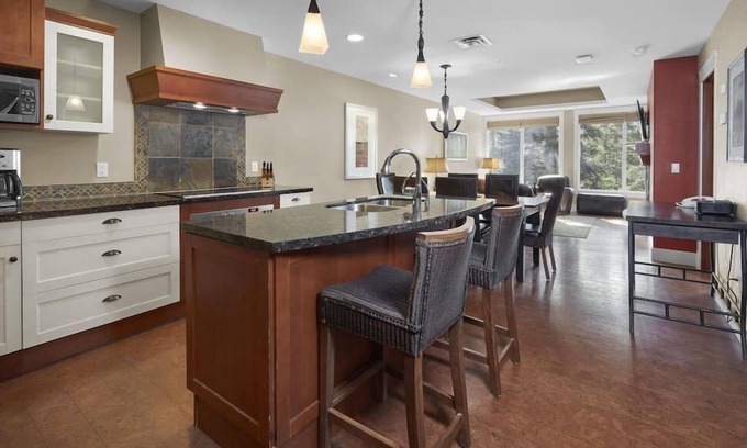Canmore Condo | Star Suite -2 Bedr/2 bath condo with 3 fireplaces