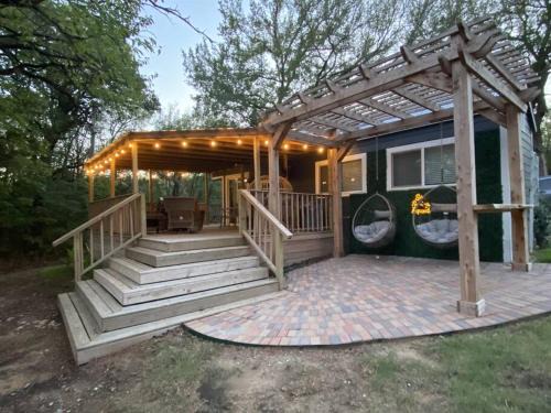 Kingston House | Stargazer Tiny Cottage