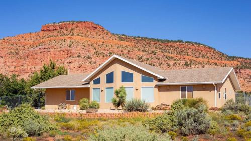 Kanab House | Starzz Ranch Kanab UT Vacation Home Red Rock Views