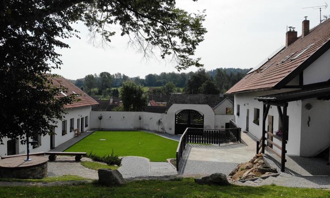 Postupice House | Statek Český Dvůr
