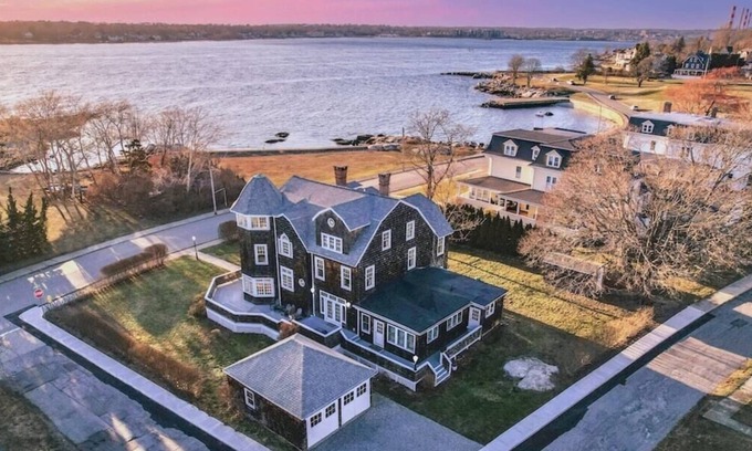 Groton House | Stately Family Home on the Water Near Mystic