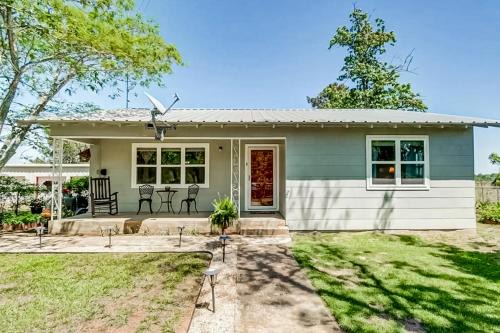 Smithville House | Stay Awhile in Smithville