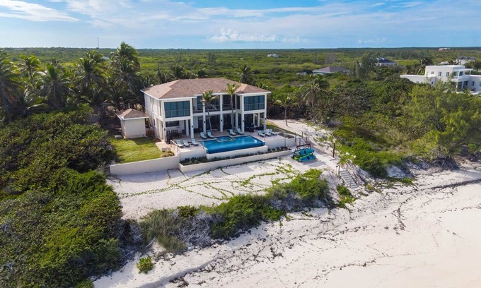 Farmer's Hill Villa | Stay Blessed Villa, New Build, Always Sandy Beach, Walkable To Restaurant By Beach!