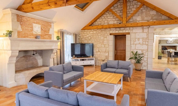 Vernantes Cottage | Stay in the heart of nature between Tours and Angers