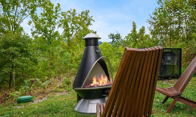 Gatlinburg - Pigeon Forge Cabin | Stay in a Yurt! Cozy Comfort & Nature Bliss