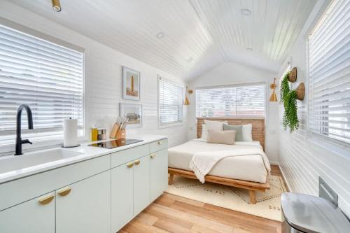 Overlook Apartment | Stay Portland - Teal & Terrazzo Bright Portland Tiny Home