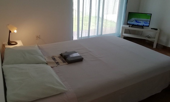 Monte Cafe House | Stay Victoria Hostel