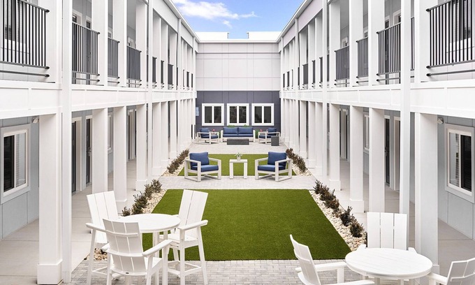 Cleveland Hotel | stayAPT Suites Cleveland