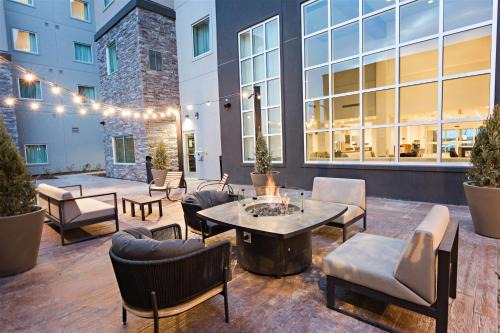 Thornton Hotel | Staybridge Suites - Denver North - Thornton by IHG