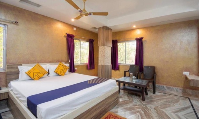 Rampur Hat Hotel | STAYMAKER Rajeshwari Inn