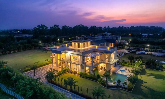 Gurugram Villa | StayVista at Blanc Belle With outdoor pool