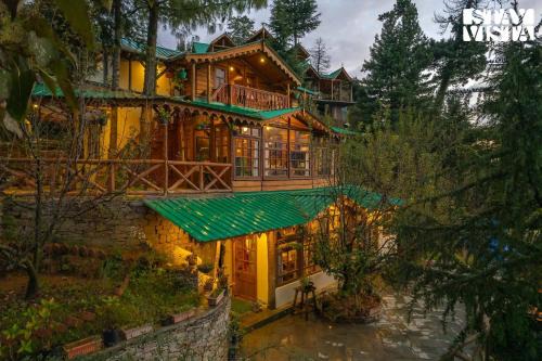 Naggar Villa | StayVista at Rosemary Cottage 2BR Villa in Manali with Lawn