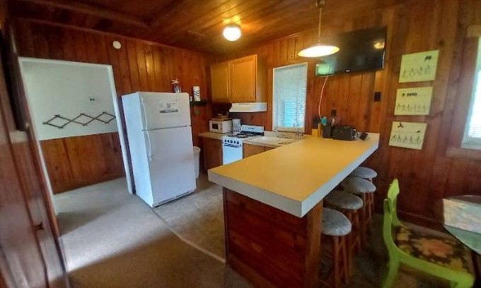 Satsuma House | Stegbone's Fish Camp - Cabin 3