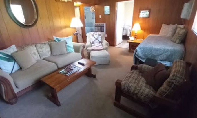 Satsuma Cabin | Stegbone's Fish Camp - Cabin 5