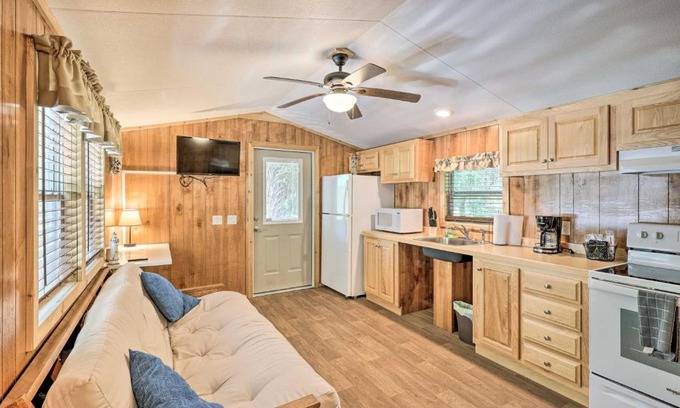 Steinhatchee House | Steinhatchee Cottage 17 with Boat Ramp Access!