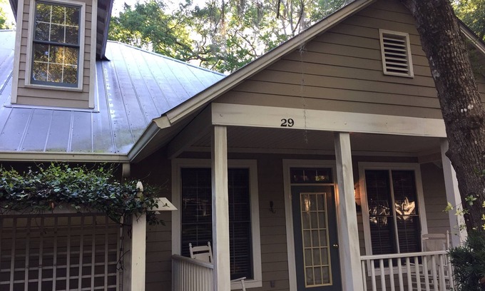 Steinhatchee Cottage | Steinhatchee Landing-Jasmine B -Creekside- Dog Friendly - Third Night Free