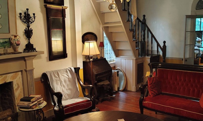 Washington Bed & Breakfast | Step back in time and relive.the 1840's in this beautifully preserved cottage.
