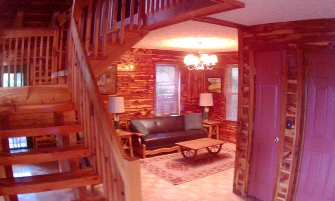Granville Cabin | Step back in time in the Tennessee hills at the Starlite Retreat Cabin