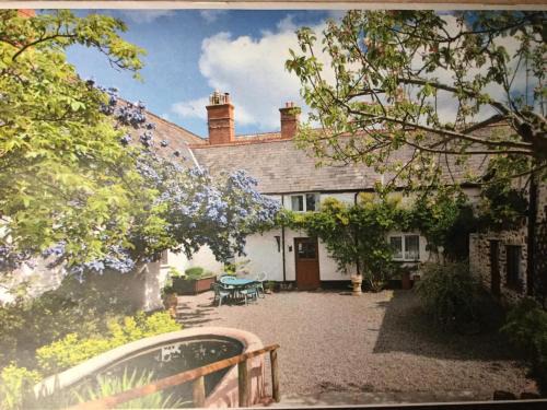 Bilbrook Bed & Breakfast | Steps Farmhouse B&B