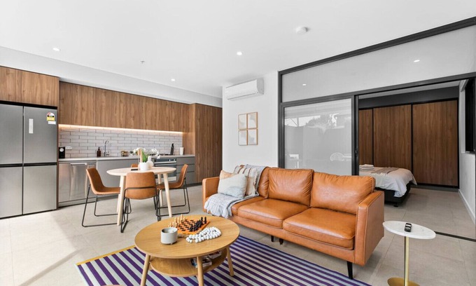 Coogee Apartment | Steps from the Shore:Coogee Luxury Getaway Living2