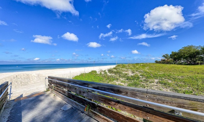 Indian Rocks Beach Apartment | Steps to Beach & Tranquility, #6B Studio w/Private Access to Intercostal