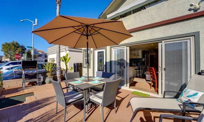 South Mission Beach House | Steps to Beach & Bay | Spacious Patio w/Parking, AC, Al-Fresco Dining & Dog Friendly