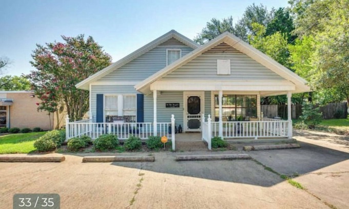 Canton House | Steps to Downtown & First Monday - Pet & Family Friendly