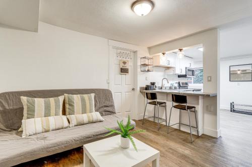 Viewpoint Apartment | Steps to Idylwood Park Beach Redmond Retreat!