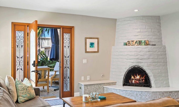 Beach Barber Tract Condo | Steps to Ocean!Coastal Chic-Courtyard+Fireplace-Private